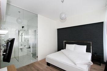 Aurellia Serviced Apartment *